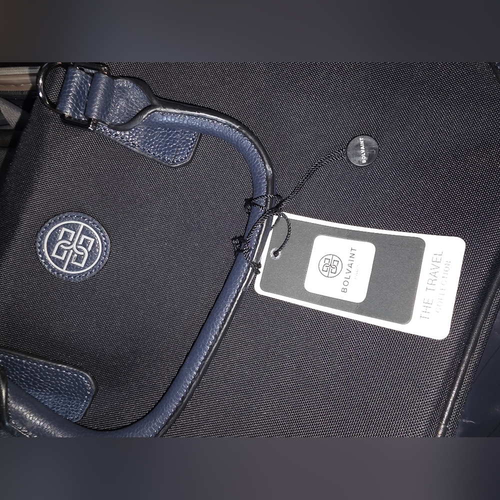 The Ivens Travel Bag in Nylon and Leather - Picture 3 of 9